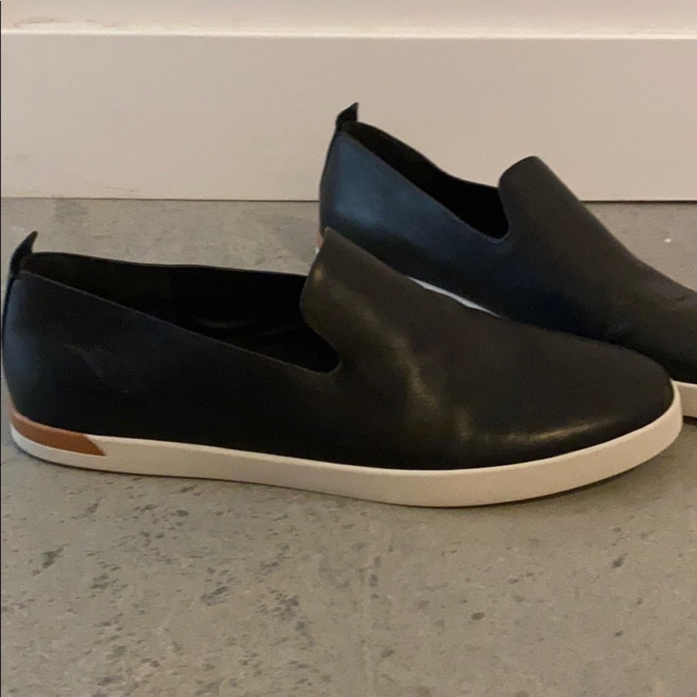 Vince Black Vero Flats Slip on sneakers